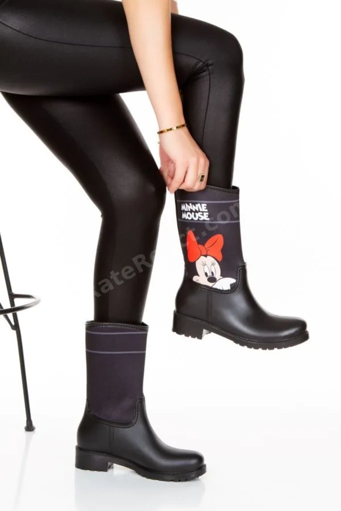 Minnie Mouse Baskılı Su Geçirmeyen Kısa Kadın Yağmur Çizmesi