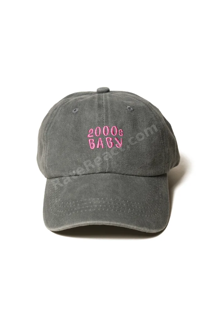 Nakışlı Açık Gri Şapka Y2K Streetwear Şapka Yıkamalı Kumaşlı ve Pembe Yazı Nakışlı Pamuklu Şapka
