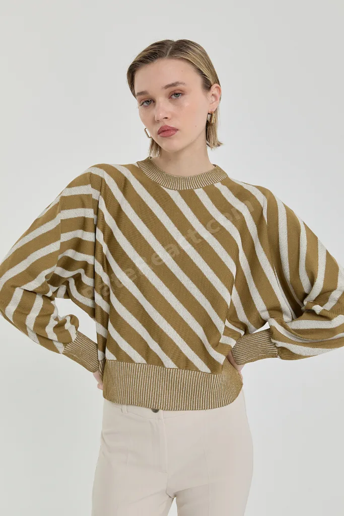 Yarasa Kollu Crop Kazak - Olive