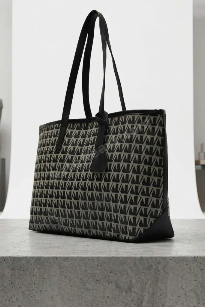 Michelle Siyah Monogram Omuz Çantası MG2838