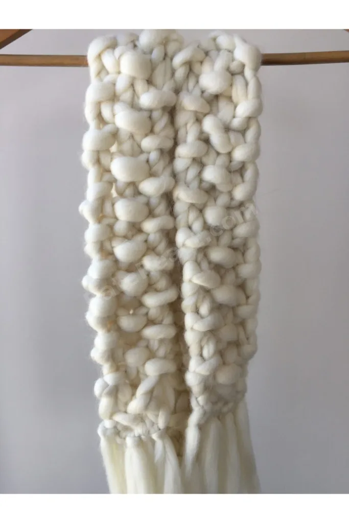 Mora Knit Atkı El Örgüsü Saf Yün Chunky Wool Ekru Atkı