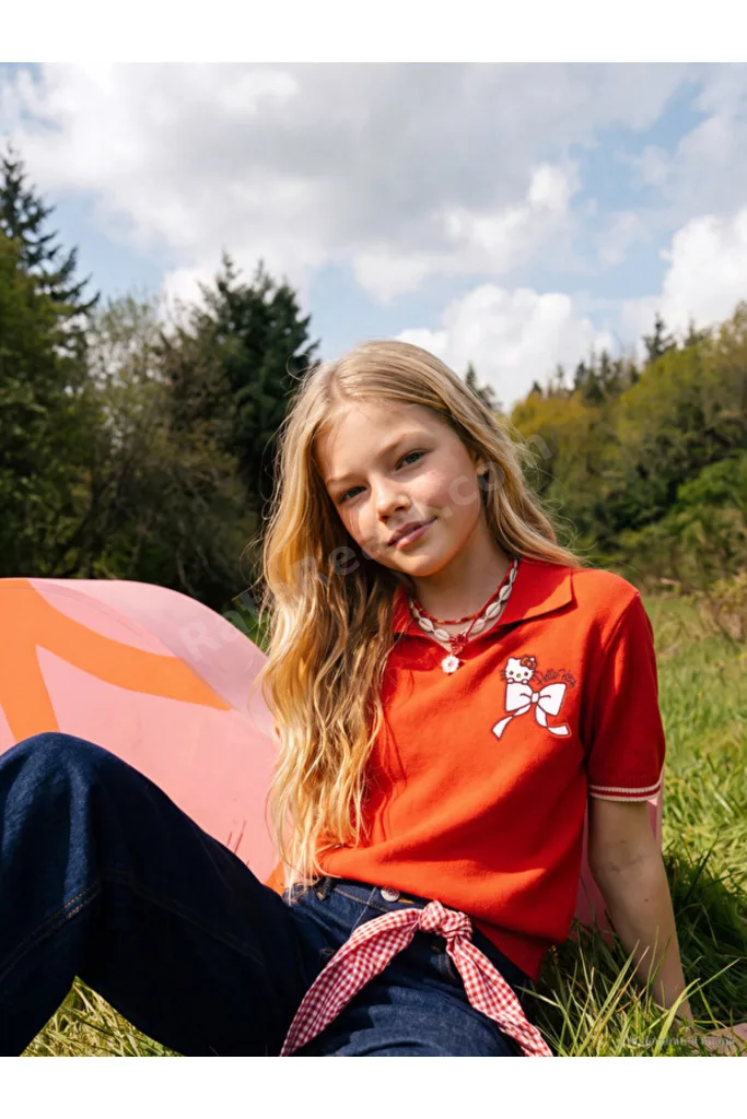 Shining Store'dan Işıltılı Seçimler Hello Kitty Nakışlı Kız Çocuk Triko Kazak