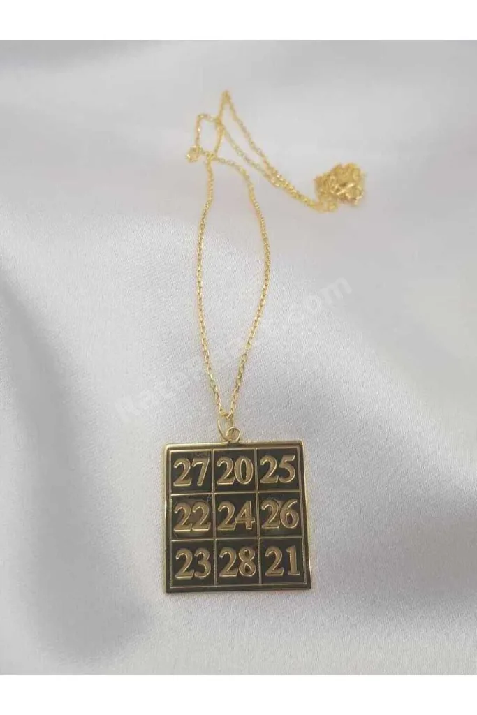 Kadın Gümüş Kolye - Kubera Para Mantra Sarı Renk • Işıklı Kutuda Kolye