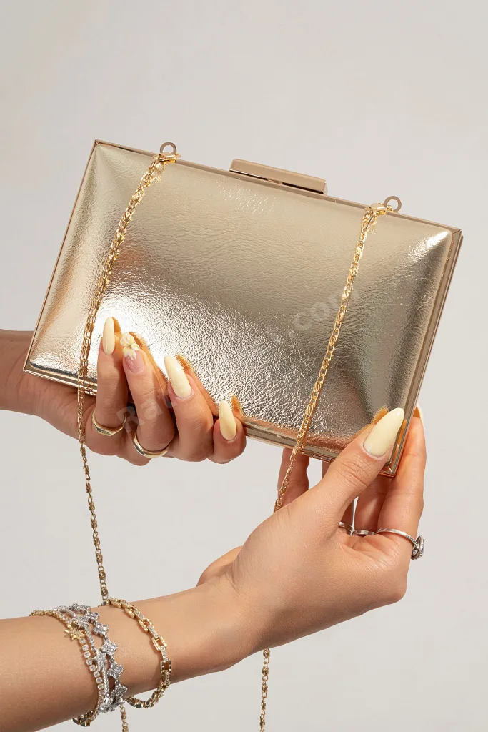 Kadın Abiye Gece Çantası Zincirli Portföy Clutch Düğün Nişan Çantası Doris Altın