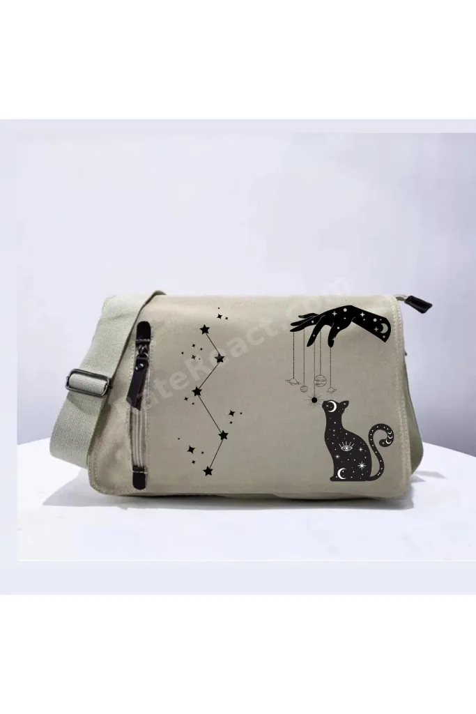 Gothic Cat Baskılı Unisex Bej Postacı Çantası