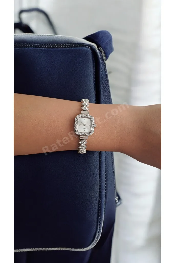 Gümüş Renk Vintage Taşlı Kol Saati