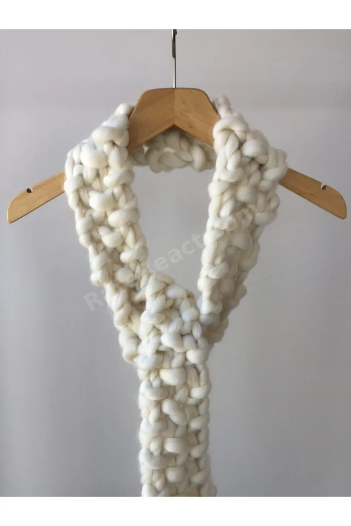 Mora Knit Atkı El Örgüsü Saf Yün Chunky Wool Ekru Atkı