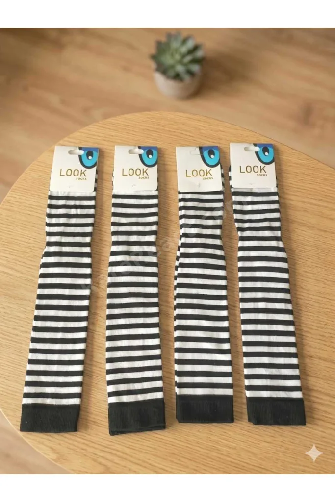 4 lü siyah beyaz çizgili unisex dizaltı uzun çorap