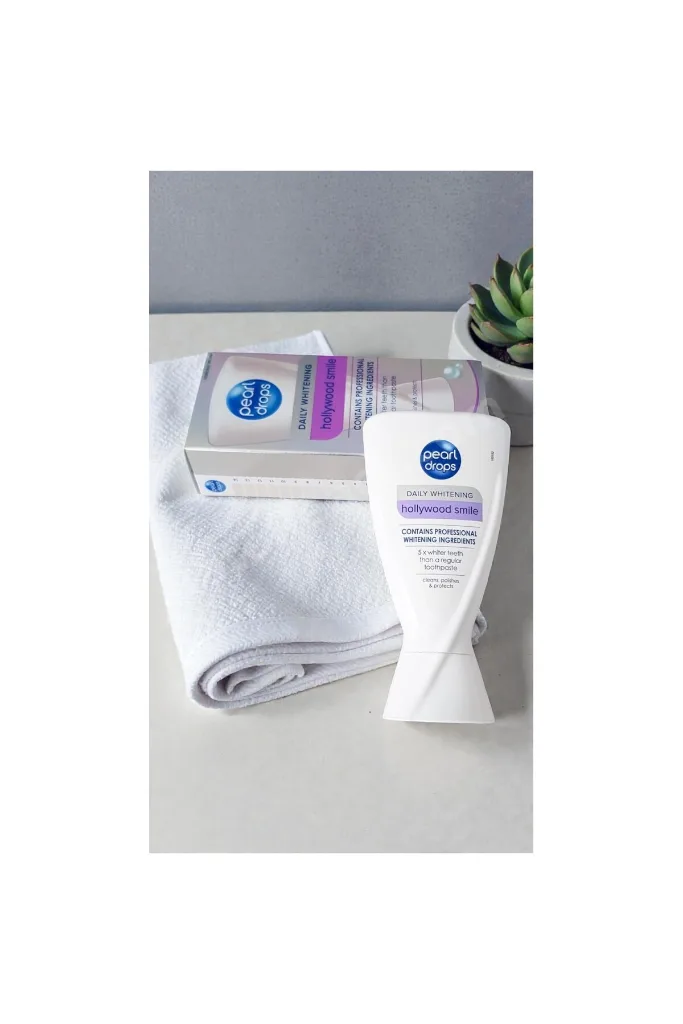 Pearl Drops Hollywood Smile Beyazlatıcı Diş Macunu, Aktif Oksijen ve İnci Tozu İçerikli, SLS