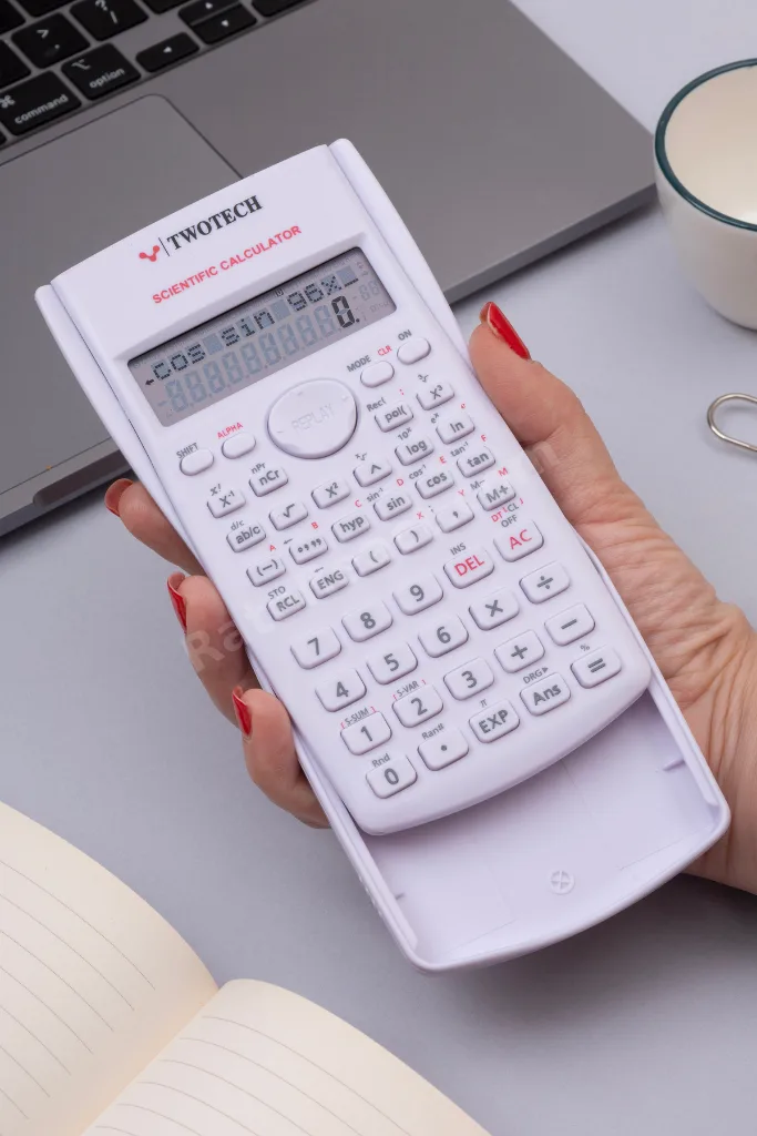 240 Fonksiyonlu Bilimsel Hesap Makinesi - 2 Satırlı Ekran, Güçlü Tasarım Beyaz