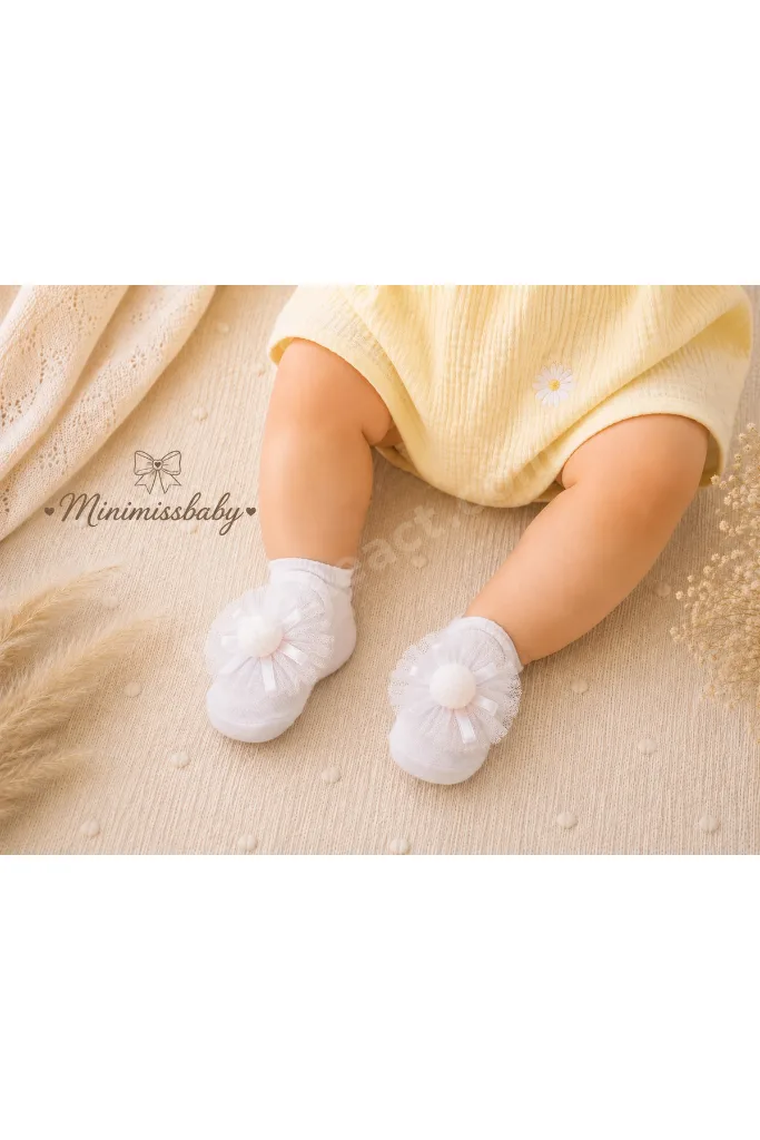Beyaz Tüllü Ponpon Detaylı Kız Bebek 3 lü Çorap Seti