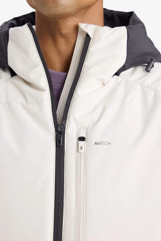Su İtici Regular Fit Kapüşonlu Fermuarlı Rüzgar Geçirmez Mont E9494AX25AU
