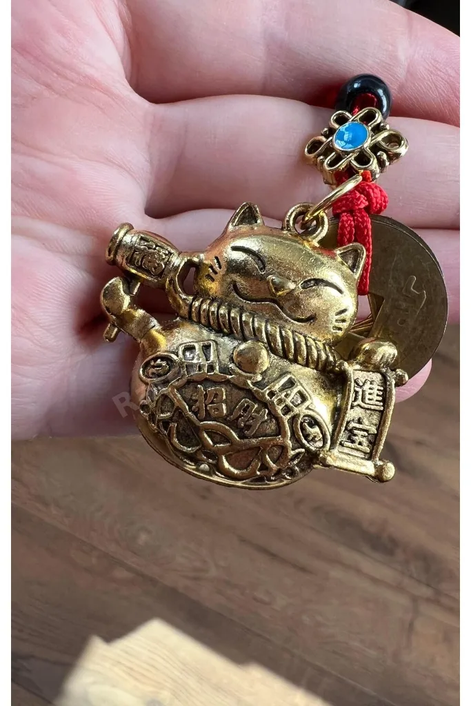 Feng Shui El Sallayan Bereket ve Şans Kedisi (Maneki Neko ) Anahtarlık Model 2