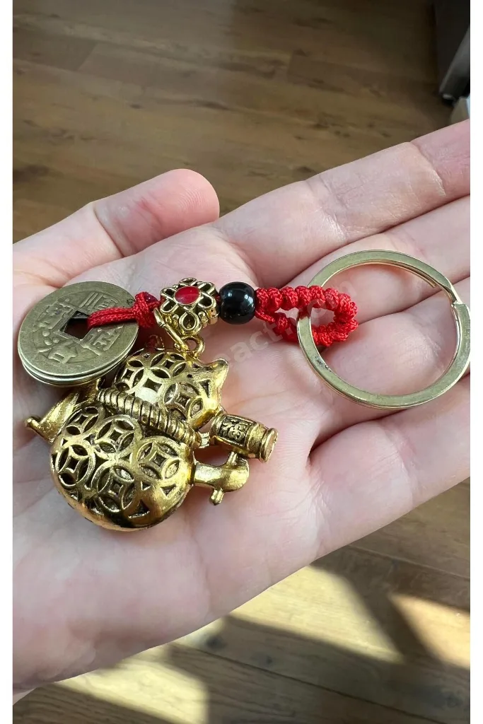 Feng Shui El Sallayan Bereket ve Şans Kedisi (Maneki Neko ) Anahtarlık Model 2