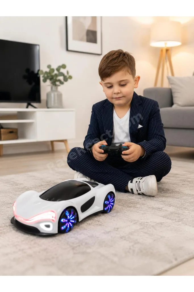 Uzaktan Kumandalı Işıklı Drift Araba Şarjlı RC Spor Araba 360° Dönen 4+ Yaş