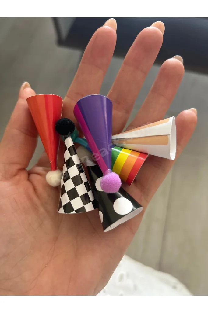 Mini Pasta Üzeri Karton Dekor Şapka Oyuncak Hayvanlar İçin 5 cm 6 Adet