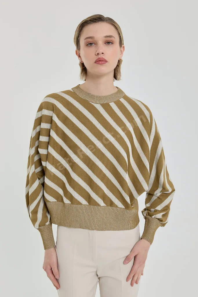 Yarasa Kollu Crop Kazak - Olive