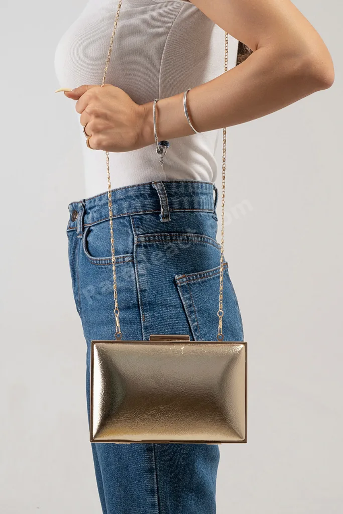 Kadın Abiye Gece Çantası Zincirli Portföy Clutch Düğün Nişan Çantası Doris Altın