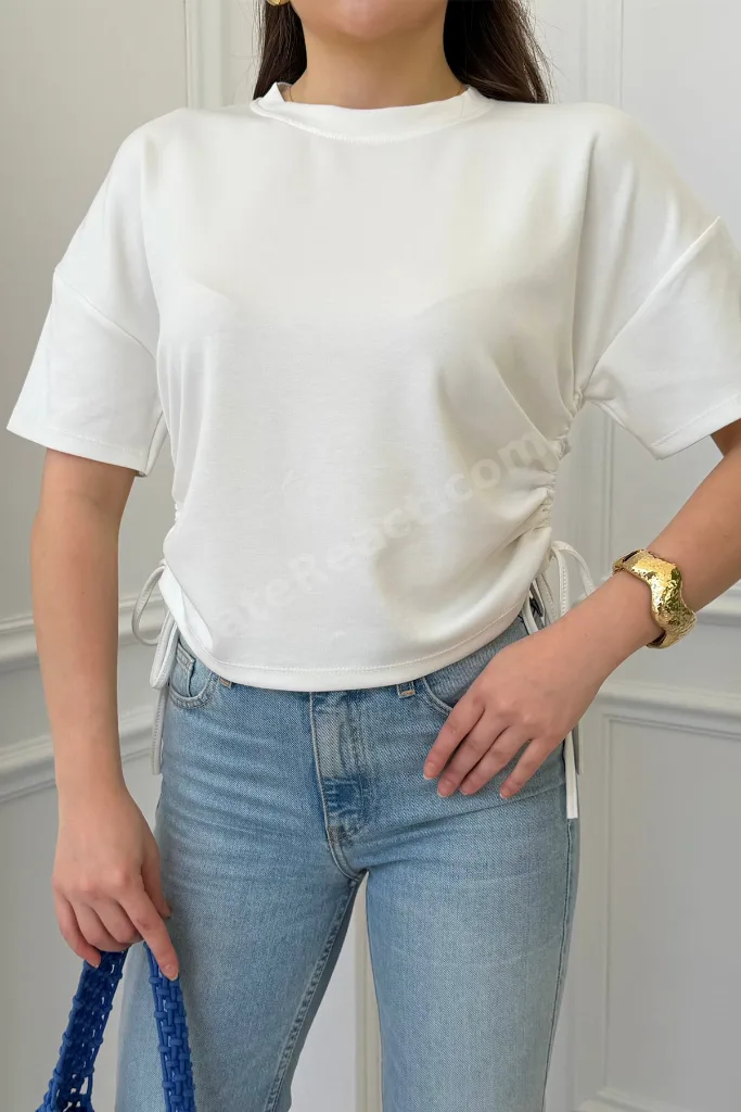 Kadın Yan Büzgü Detaylı Oversize Tişört – Bağcıklı Modern Basic