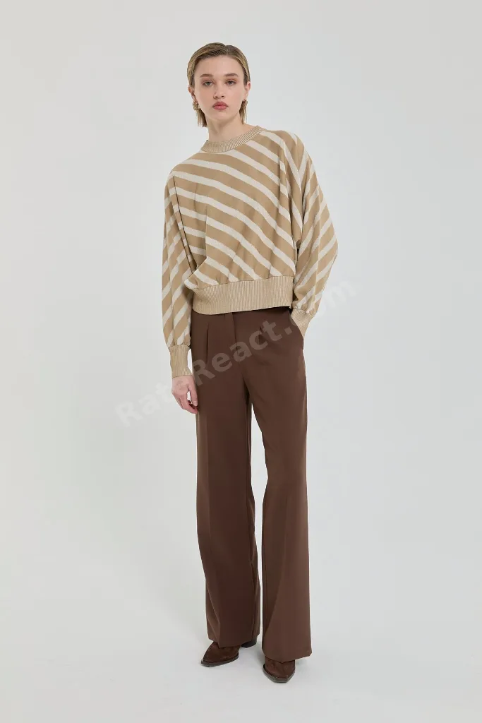 Yarasa Kollu Crop Kazak - Bej