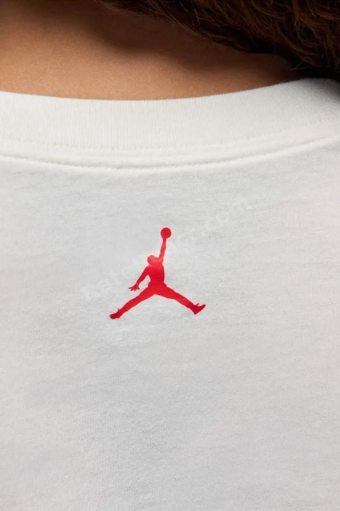 Jordan Graphic 40 Loose Fit Womens Tee Grafik Baskılı Bol Kesim Pamuklu Kadın Tişört Krem