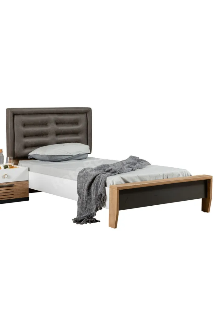 Relax Genç Odası - 4 Kapılı Dolap, Karyola, Komodin, Masa