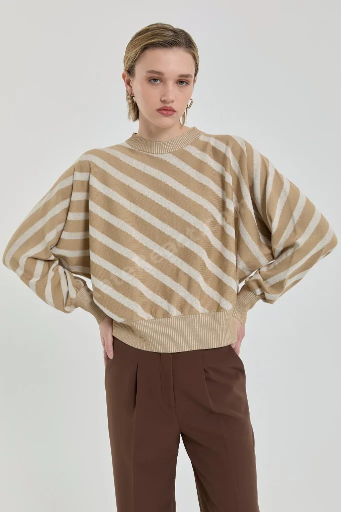 Yarasa Kollu Crop Kazak - Bej