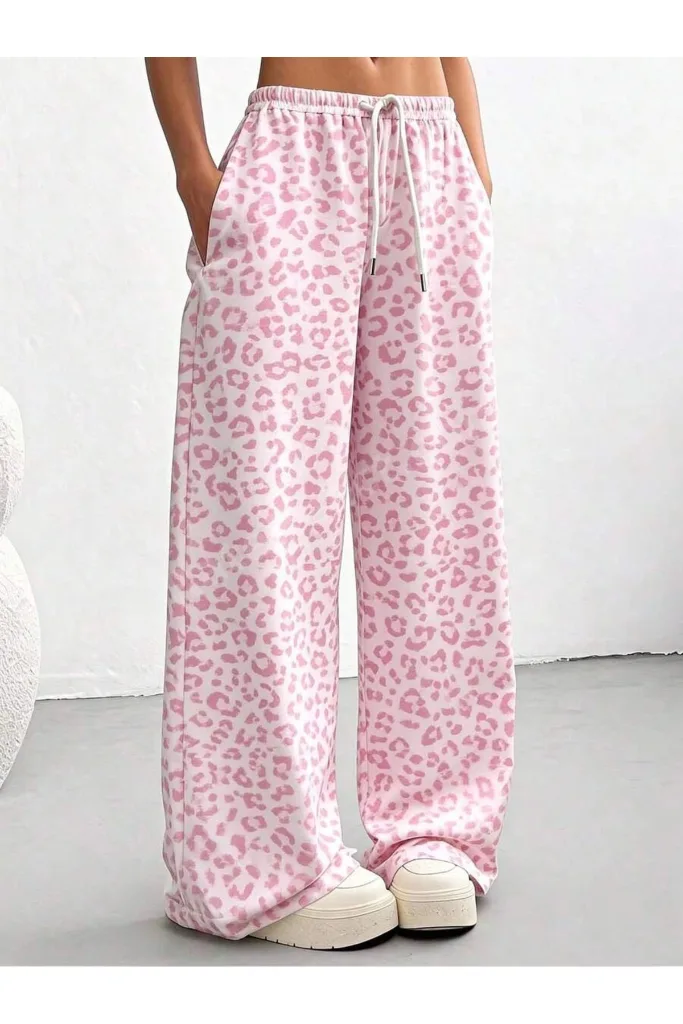 Leopar Kiss Desenli Baggy Eşofman Altı ( Pijama olarakta kullanabilirsiniz )