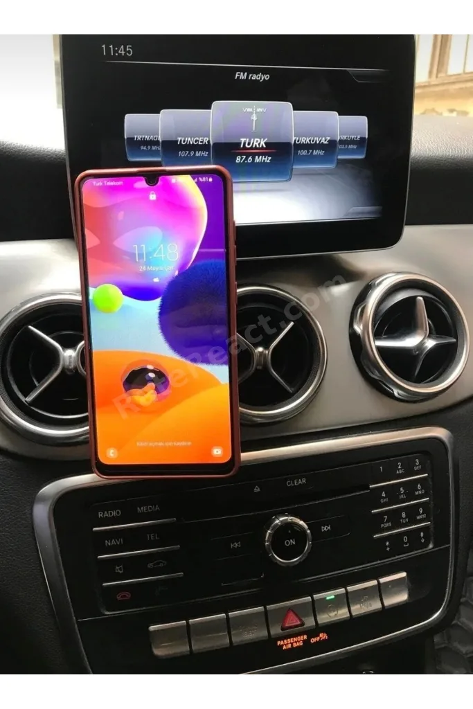 Mercedes Cla (2013-2018) Uyumlu Mıknatıslı Telefon Tutucu