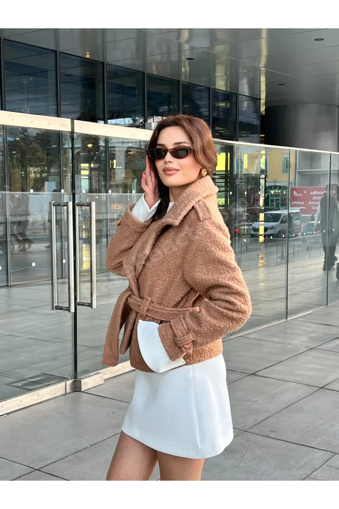 Kuşaklı Astarlı Buklet Kısa Kaban