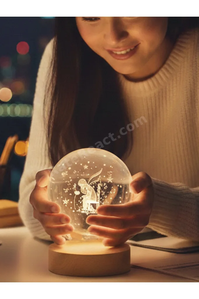 Küçük Prens Düşünen Model Ahşap Altlıklı USB LED Kristal Cam Küre Gece Lambası Dekoratif & Hediye
